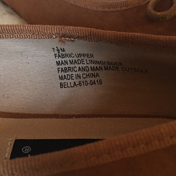 Size 7.5" David Aaron Suede Flats - Picture 7 of 7